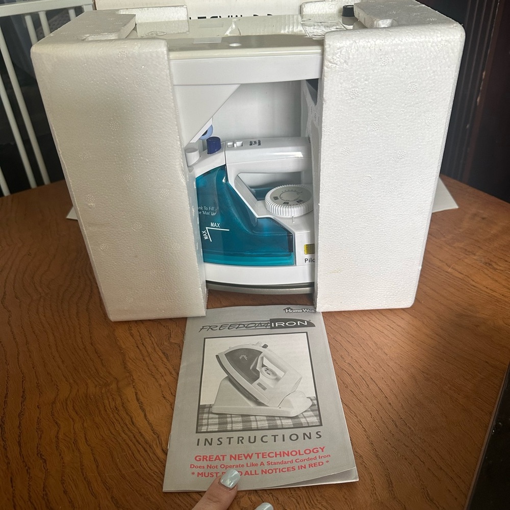 Home Well cordless iron - Picture 3 of 10